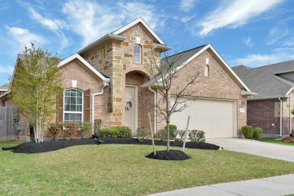https://JulieLocke.NewConstructionHomesForYou.com
