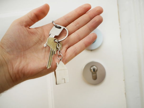 https://JulieLocke.StopRentingStartOwning.com